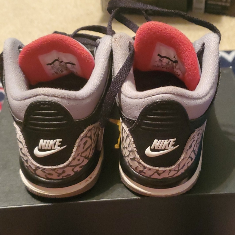 Sneakers - Picture 4 of 5
